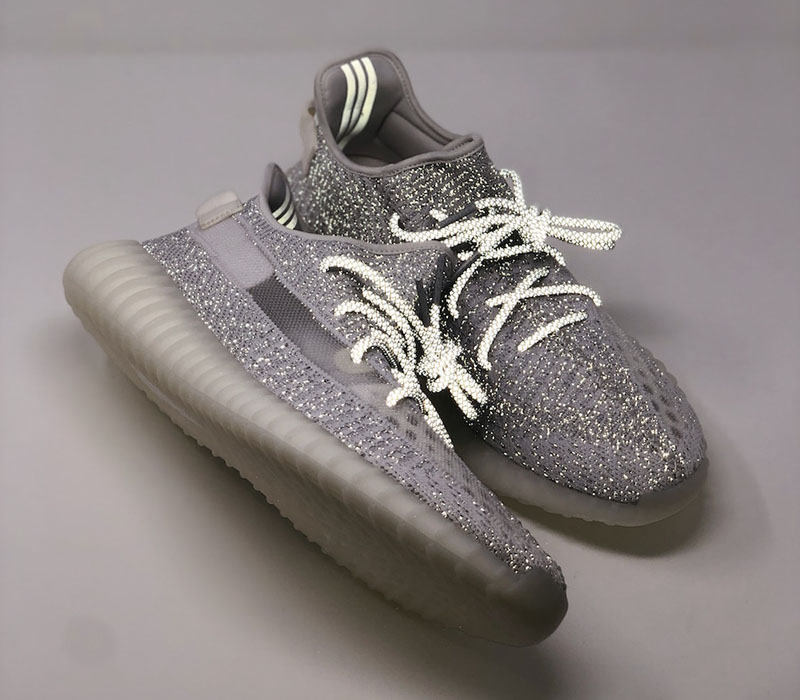 adidas,Yeezy Boost 350 V2,Yeez “满天星” 究竟有多酷炫?侧透 Yeezy 350 V2 有望年底发售! adidas,Yeezy Boost 350 V2,Yeez “满天星” 究竟有多酷炫?侧透 Yeezy 350 V2 有望年底发售!