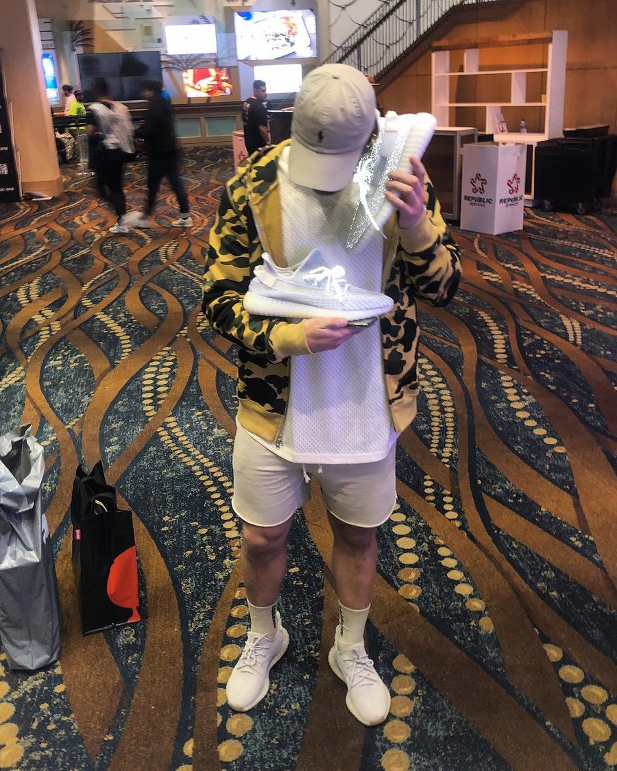 adidas,Yeezy 350,Yeezy 700 真令人羡慕!提前入手反光 Yeezy 350 和 Yeezy 700! adidas,Yeezy 350,Yeezy 700 真令人羡慕!提前入手反光 Yeezy 350 和 Yeezy 700!