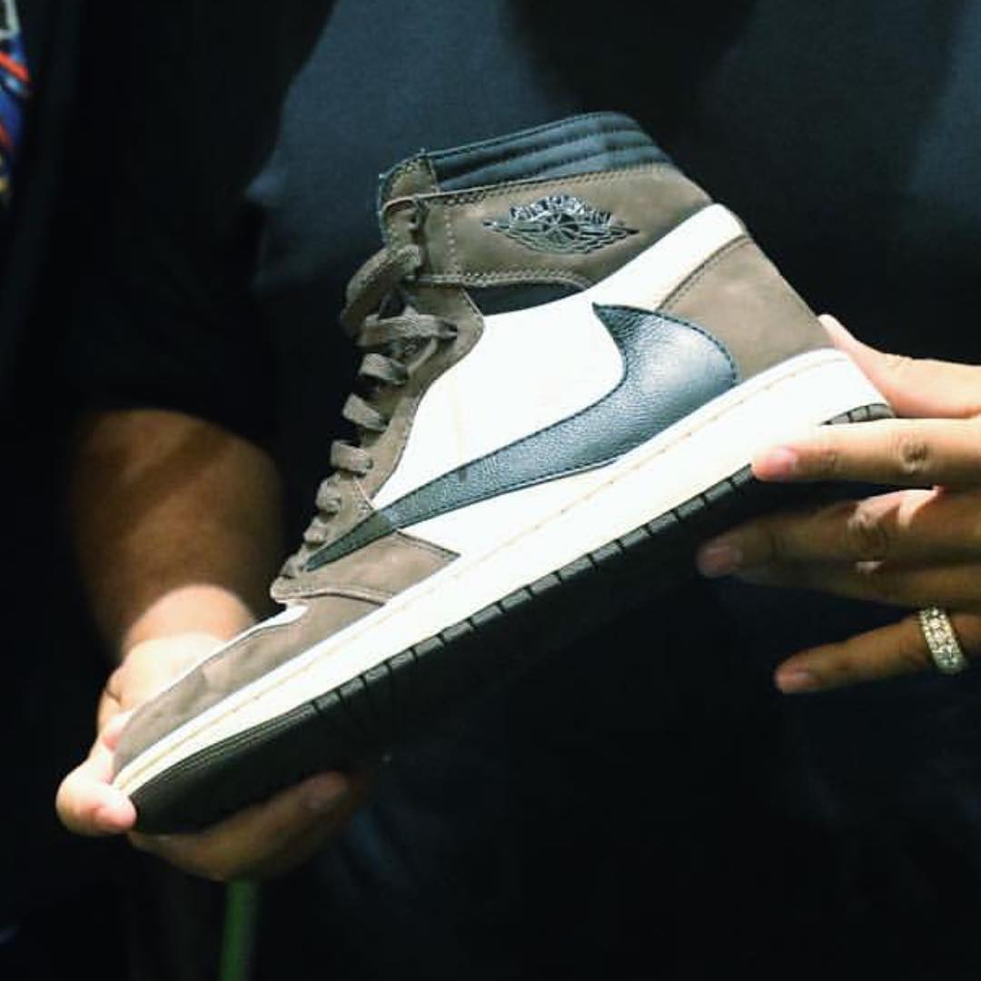 DJ Khaled,Air Jordan 1,AJ1,发售, 明星鞋王 DJ Khaled 来打 Call!Travis Scott x AJ1 实物曝光 DJ Khaled,Air Jordan 1,AJ1,发售, 明星鞋王 DJ Khaled 来打 Call!Travis Scott x AJ1 实物曝光
