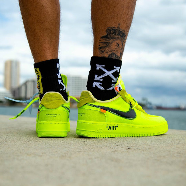 OFF-WHITE,Nike Air Force 1 Low 上脚效果炸了!荧光绿 OFF-WHITE x Air Force 1 近期即将发售! OFF-WHITE,Nike Air Force 1 Low 上脚效果炸了!荧光绿 OFF-WHITE x Air Force 1 近期即将发售!