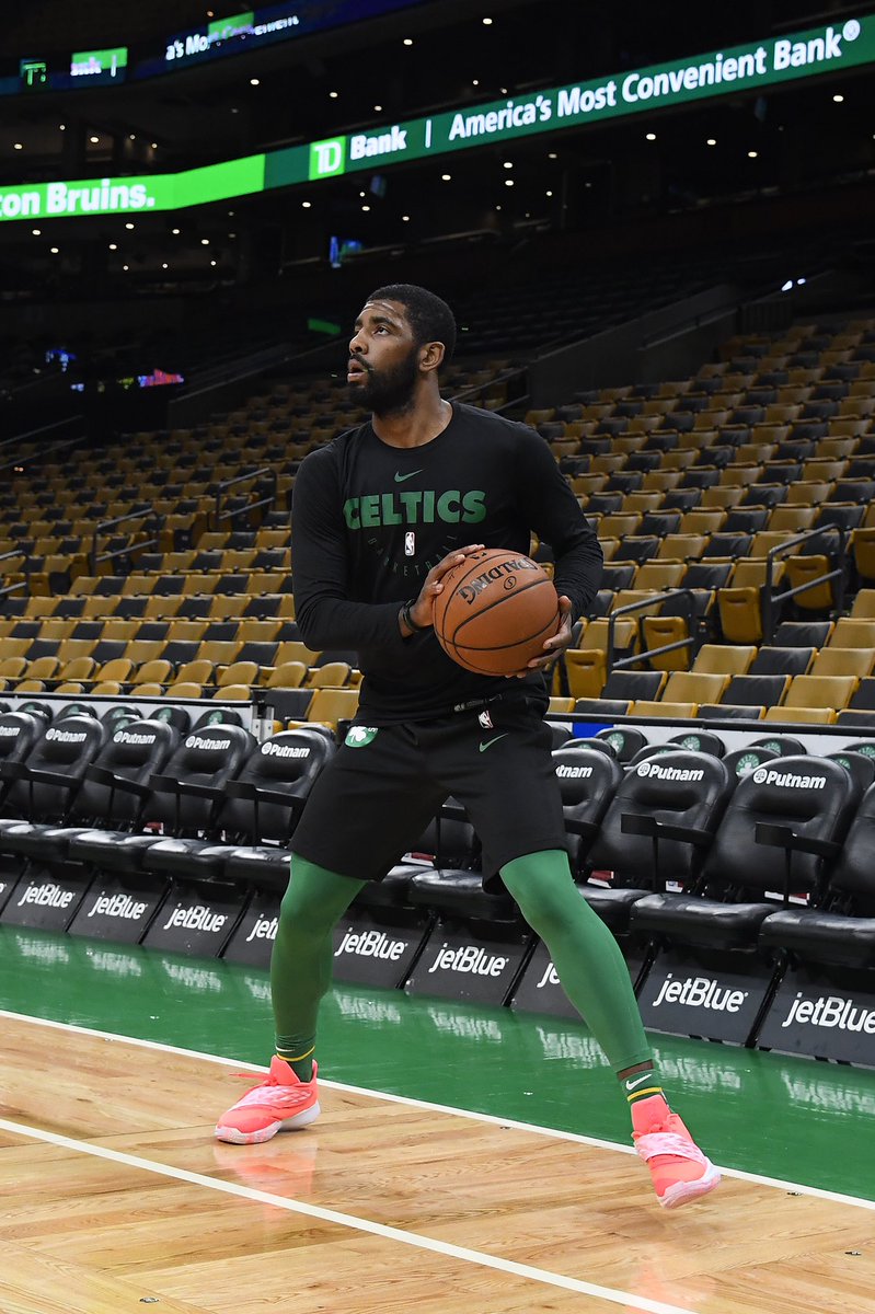 kyrie4 low,发售 有了新欢不忘旧爱!欧文赛前热身换回 Kyrie 4 Low 骚粉 kyrie4 low,发售 有了新欢不忘旧爱!欧文赛前热身换回 Kyrie 4 Low 骚粉