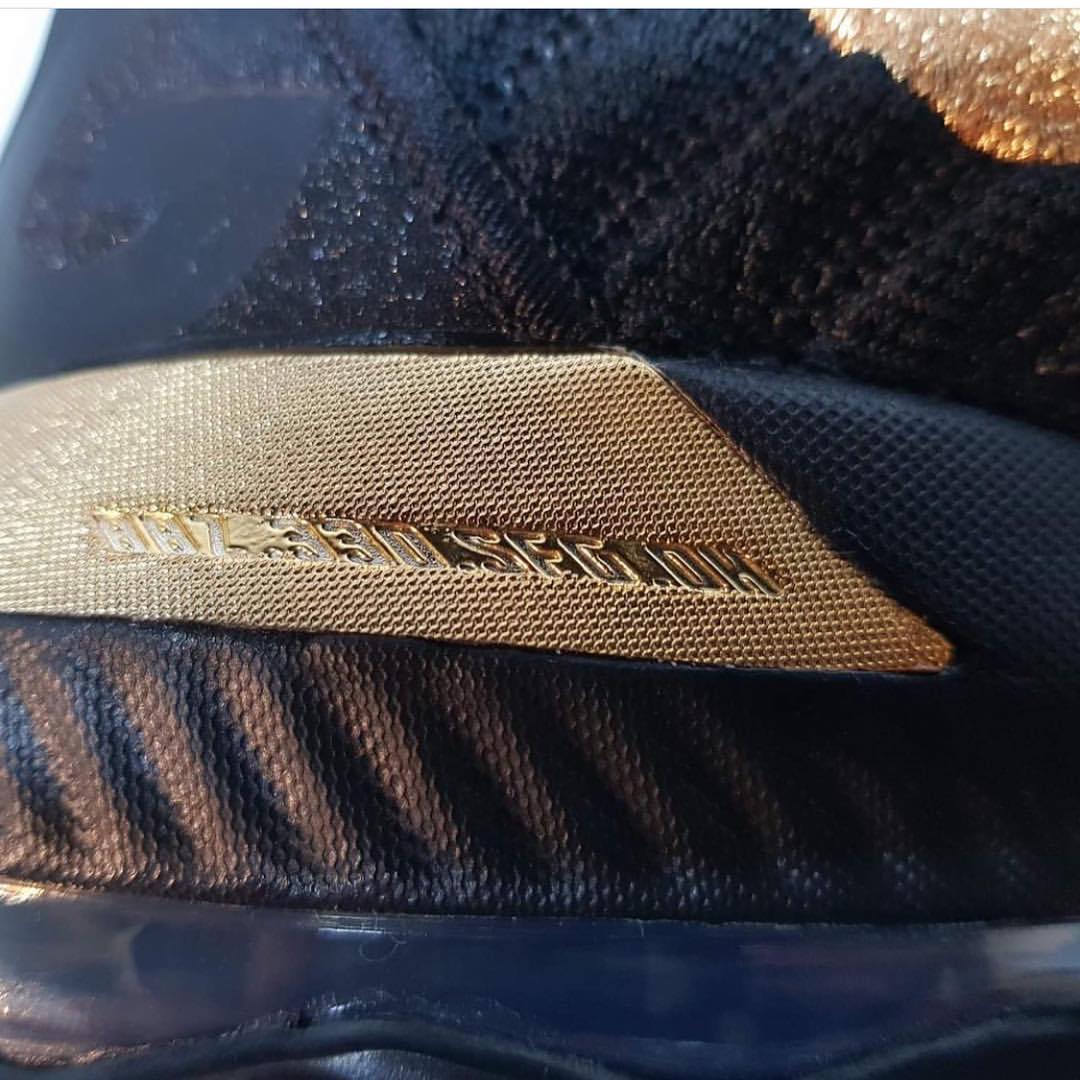 Nike,LeBron 16 我是国王!霸气黑金配色 LeBron 16 下月发售 Nike,LeBron 16 我是国王!霸气黑金配色 LeBron 16 下月发售