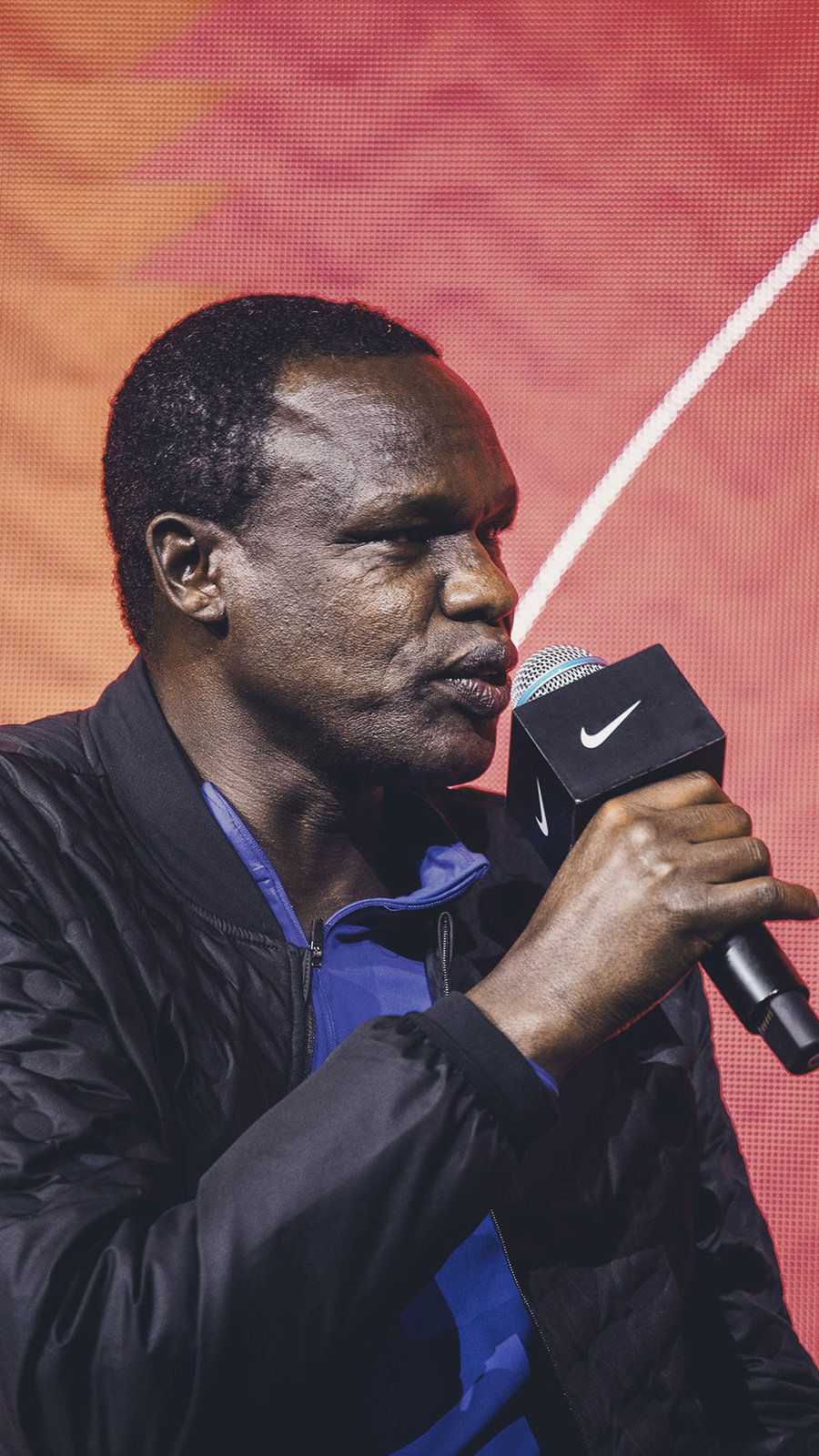 Nike 跑完一场马拉松之后,你知道鞋子会变成什么样吗? Nike 跑完一场马拉松之后,你知道鞋子会变成什么样吗?