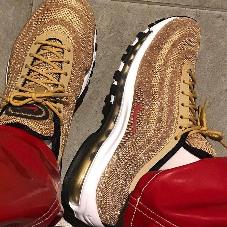 施华洛世奇,Air Max 97,Nike,ava niru 这位以恶搞出名的美女设计师,上脚一双从未发售的 Nike 水晶鞋! 施华洛世奇,Air Max 97,Nike,ava niru 这位以恶搞出名的美女设计师,上脚一双从未发售的 Nike 水晶鞋!