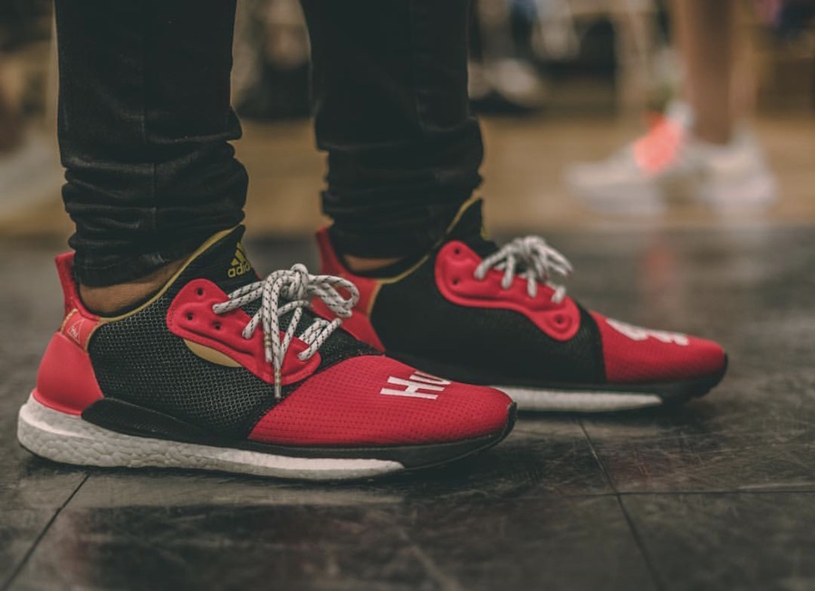 adidas,Solar Hu Glide,发售 “福” 还是 “Hu”?春节限定配色 Solar Hu Glide 设计太喜庆了! adidas,Solar Hu Glide,发售 “福” 还是 “Hu”?春节限定配色 Solar Hu Glide 设计太喜庆了!