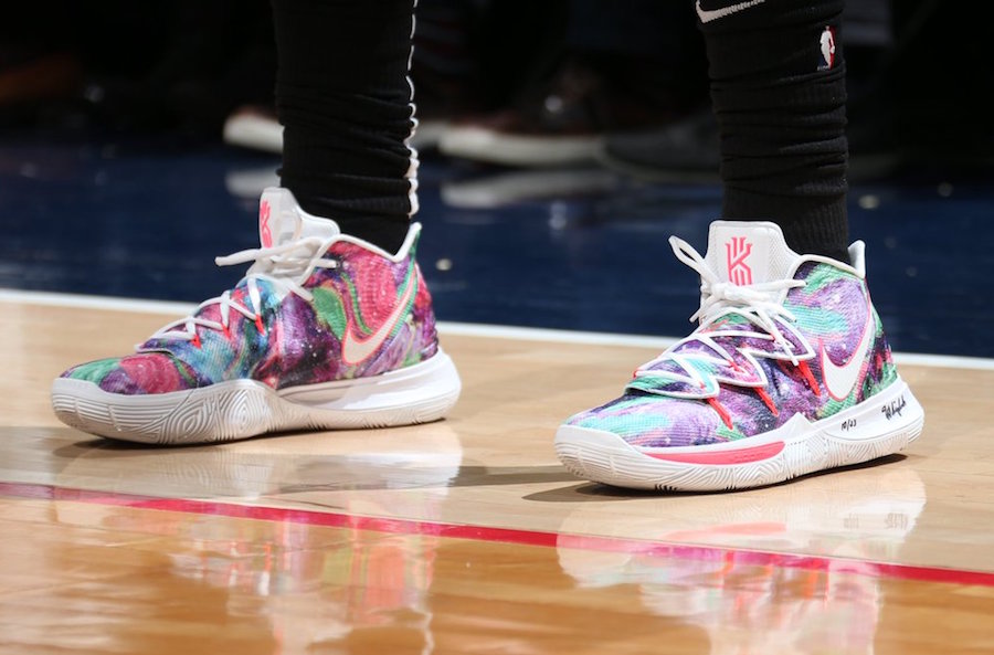 Nike,Kyrie 5,PE,Neon Blends 霓虹星空装扮!又是一双好看但买不到的 Kyrie 5 PE 战靴 Nike,Kyrie 5,PE,Neon Blends 霓虹星空装扮!又是一双好看但买不到的 Kyrie 5 PE 战靴