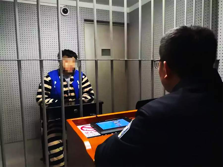 Nike 在官网「用假鞋调包退货」的几个人,在南京被抓了! Nike 在官网「用假鞋调包退货」的几个人,在南京被抓了!