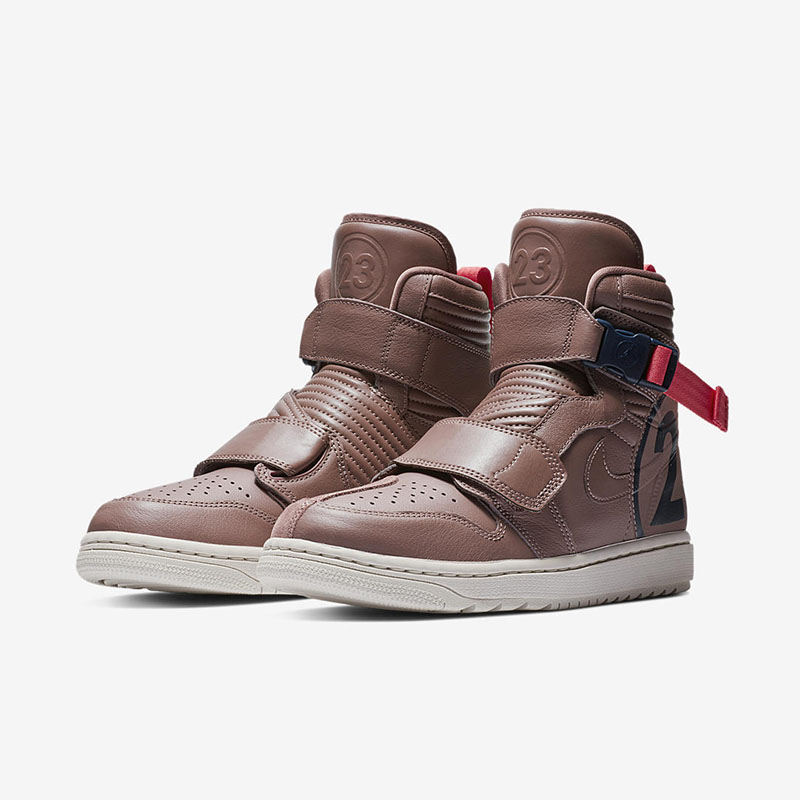 Air Jordan,23,AJ1,Moto,MotoSpo 比 OG 版本还要贵!不过这双摩托版本 AJ1 小编觉得物有所值! Air Jordan,23,AJ1,Moto,MotoSpo 比 OG 版本还要贵!不过这双摩托版本 AJ1 小编觉得物有所值!