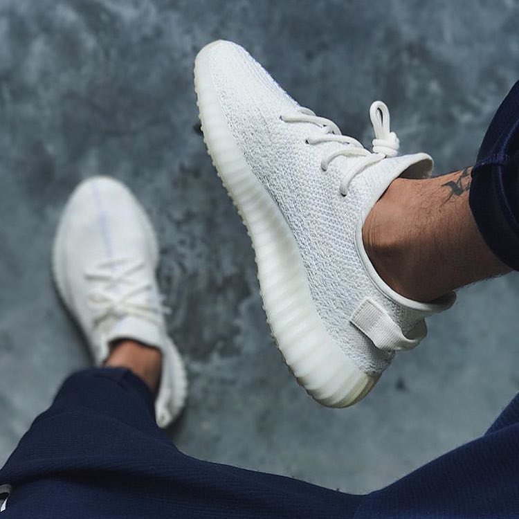 Yeezy,Triple white,发售,yeezy 35 纯白 Yeezy 350 V2 又双叒叕要补货了!这是要人手两双的节奏? Yeezy,Triple white,发售,yeezy 35 纯白 Yeezy 350 V2 又双叒叕要补货了!这是要人手两双的节奏?