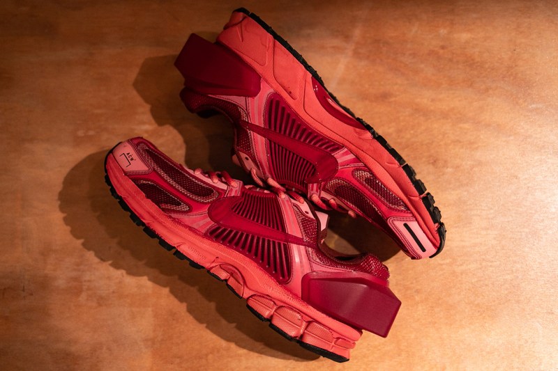 复古,做旧,更为,吸睛,两双,全新,ACW,Nike,Vom 扎染做旧既视感!两双全新 ACW x Nike Vomero 实物细节曝光 复古,做旧,更为,吸睛,两双,全新,ACW,Nike,Vom 扎染做旧既视感!两双全新 ACW x Nike Vomero 实物细节曝光