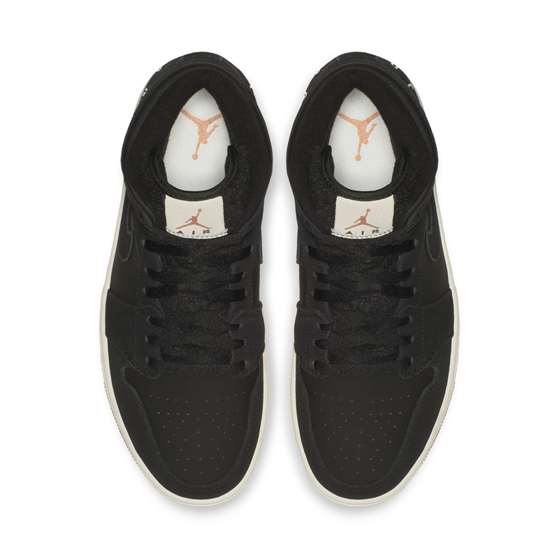 Air Jordan 1 Mid,Aj1 mid,发售 灯芯绒、羊毛等材质拼接打造!这双 Air Jordan 1 Mid 细看有惊喜 Air Jordan 1 Mid,Aj1 mid,发售 灯芯绒、羊毛等材质拼接打造!这双 Air Jordan 1 Mid 细看有惊喜
