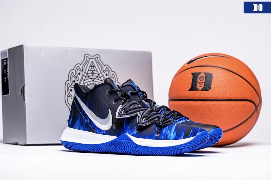 Duke,Kyrie 5,Nike 杜克蓝魔「地狱之火」Kyrie 5 PE 来了!想买?没戏… Duke,Kyrie 5,Nike 杜克蓝魔「地狱之火」Kyrie 5 PE 来了!想买?没戏…