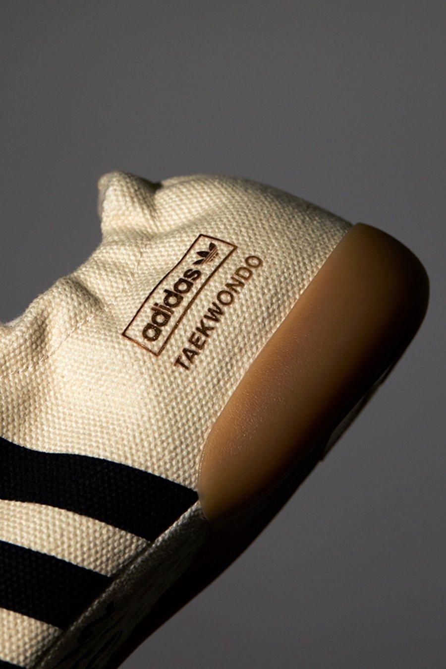 adidas Originals,TAEKWONDO,D98 帆布材质 + 松紧鞋面!adidas TAEKWONDO 现已发售 adidas Originals,TAEKWONDO,D98 帆布材质 + 松紧鞋面!adidas TAEKWONDO 现已发售