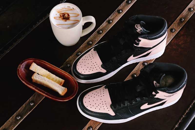 发售,Nike,Air Jordan 1,AJ1,55508 黑粉脚趾来了!全新配色 Air Jordan 1 实物图曝光 发售,Nike,Air Jordan 1,AJ1,55508 黑粉脚趾来了!全新配色 Air Jordan 1 实物图曝光