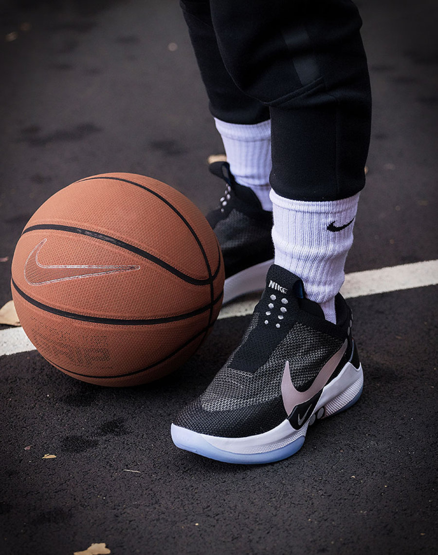 Nike,Adapt BB,自动系带 送你一双三千块的「最强智能球鞋」!怎么玩看这一篇就够了! Nike,Adapt BB,自动系带 送你一双三千块的「最强智能球鞋」!怎么玩看这一篇就够了!