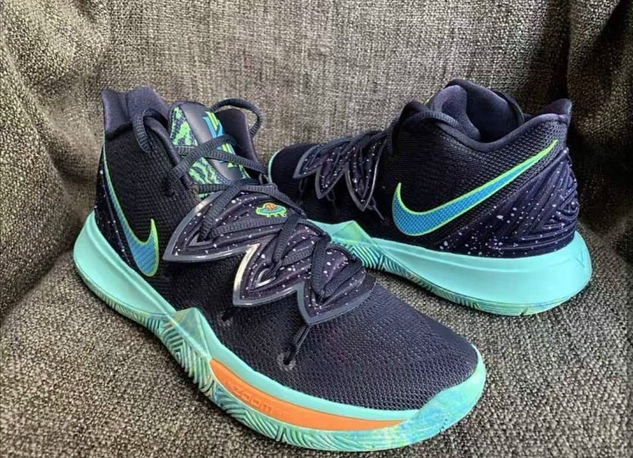 kyrie,Nike,为,欧文,打造,的,第,五代,签名,战 外星主题与经典美剧 《老友记》!Kyrie 5 两款全新配色曝光 kyrie,Nike,为,欧文,打造,的,第,五代,签名,战 外星主题与经典美剧 《老友记》!Kyrie 5 两款全新配色曝光