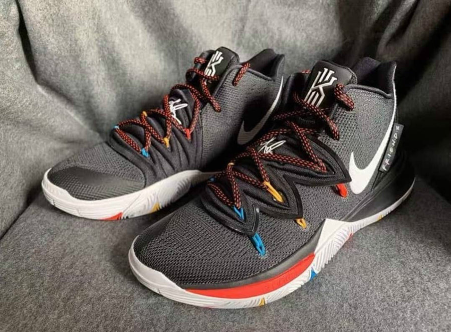 kyrie,Nike,为,欧文,打造,的,第,五代,签名,战 外星主题与经典美剧 《老友记》!Kyrie 5 两款全新配色曝光 kyrie,Nike,为,欧文,打造,的,第,五代,签名,战 外星主题与经典美剧 《老友记》!Kyrie 5 两款全新配色曝光