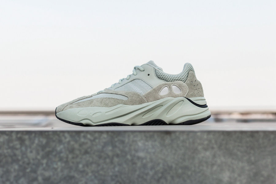 发售,上脚,开箱,adidas,Yeezy 700 货量最小的 Yeezy 700 明天发售!小编上脚来了,春天穿超帅! 发售,上脚,开箱,adidas,Yeezy 700 货量最小的 Yeezy 700 明天发售!小编上脚来了,春天穿超帅!