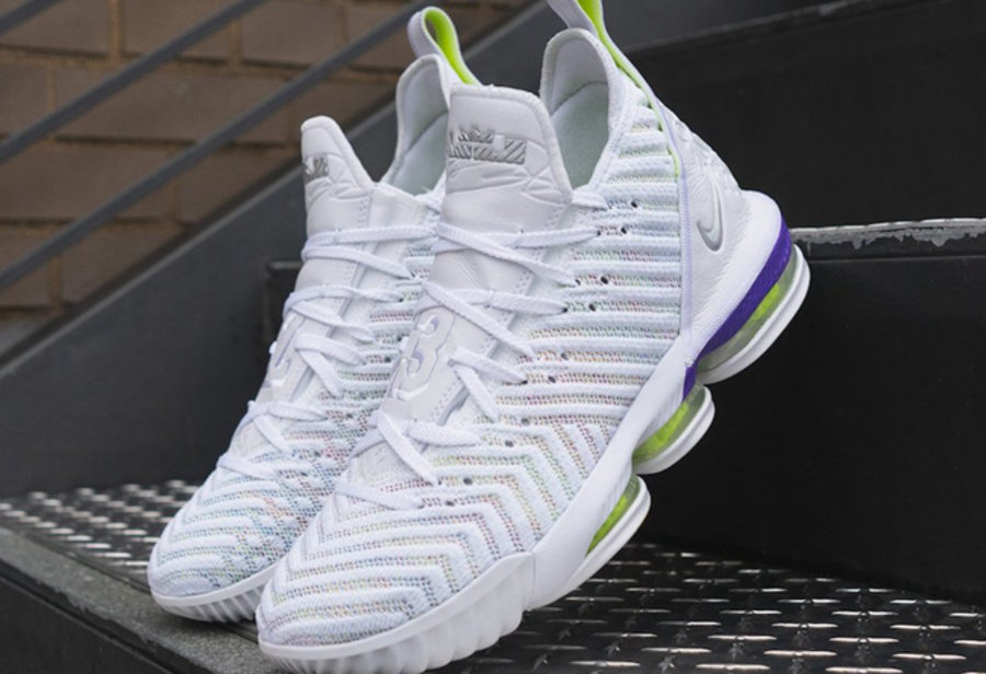Lebron 16,Buzz Lightyear,发售,AO 这款配色有点小清新!LeBron 16 “Buzz Lightyear” 下周发售 Lebron 16,Buzz Lightyear,发售,AO 这款配色有点小清新!LeBron 16 “Buzz Lightyear” 下周发售