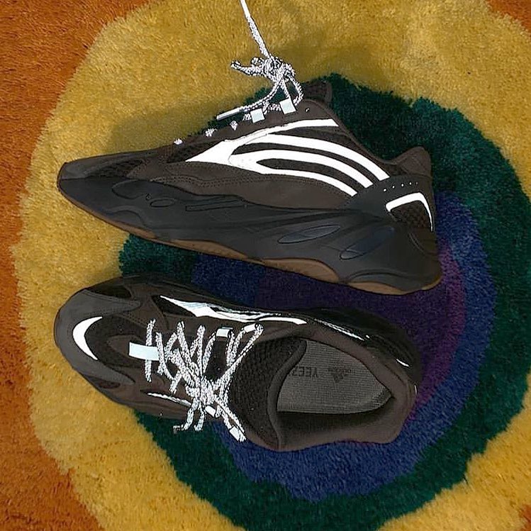 Yeezy 700,Yeezy 深色系 Yeezy 700 V2 实物曝光!全新配色将于三月发售 Yeezy 700,Yeezy 深色系 Yeezy 700 V2 实物曝光!全新配色将于三月发售