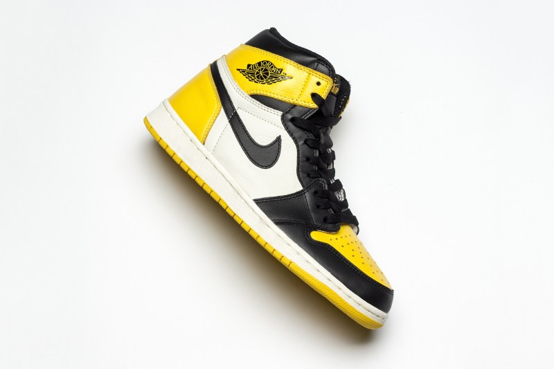 Air Jordan 1,AJ1,发售,AR1020-700 又有最新实物释出!黑黄脚趾 Air Jordan 1 今年发售应该稳了 Air Jordan 1,AJ1,发售,AR1020-700 又有最新实物释出!黑黄脚趾 Air Jordan 1 今年发售应该稳了
