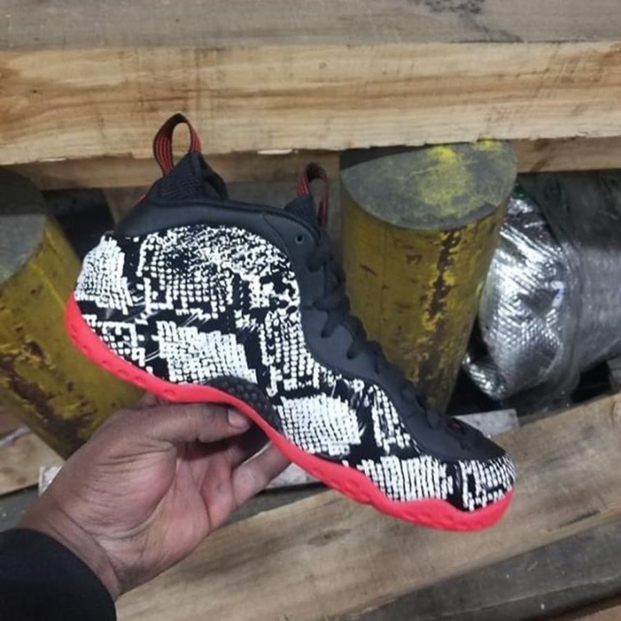 Air Foamposite One,Nike,314996 除了 AJ11,今年还有前所未见的蛇纹喷!下月即将发售! Air Foamposite One,Nike,314996 除了 AJ11,今年还有前所未见的蛇纹喷!下月即将发售!