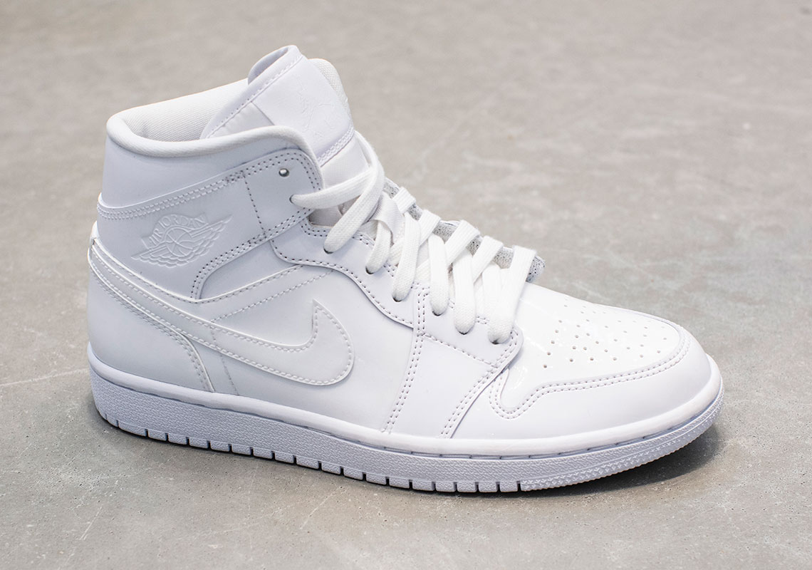 Air Jordan 1 Mid,AJ1,发售 这次是以中国阴阳为灵感!Air Jordan 1 Mid 再曝新配色 Air Jordan 1 Mid,AJ1,发售 这次是以中国阴阳为灵感!Air Jordan 1 Mid 再曝新配色