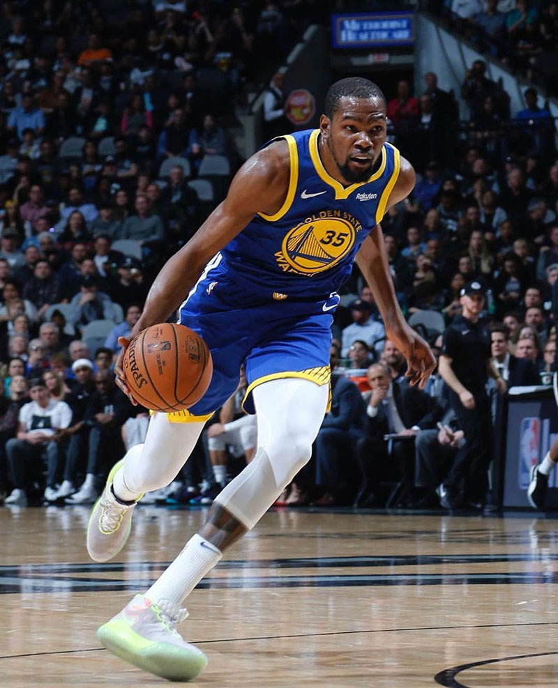 Nike,KD12,90s Kid,AR4229-900 NBA 赛场首秀!杜兰特上脚 KD12 首发配色! Nike,KD12,90s Kid,AR4229-900 NBA 赛场首秀!杜兰特上脚 KD12 首发配色!
