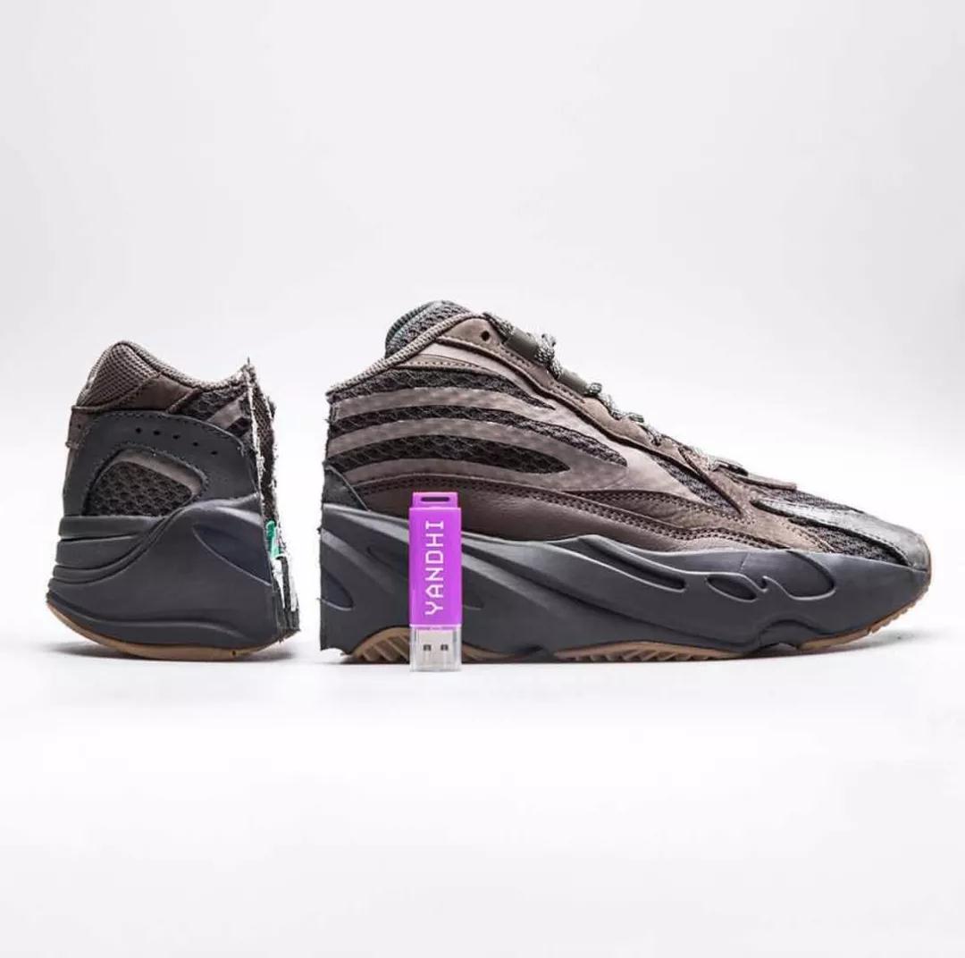 Yeezy,Yeezy700,发售 内含侃爷新专辑!晶洞 Yeezy 700 这个彩蛋也太会玩了! Yeezy,Yeezy700,发售 内含侃爷新专辑!晶洞 Yeezy 700 这个彩蛋也太会玩了!