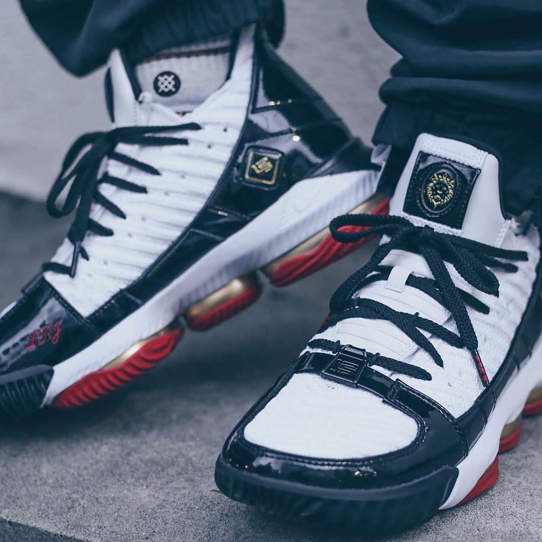 LeBron 16,Nike,发售,CD2451-101 SuperBron 第三款配色!LeBron 16 “Remix” 上脚图来了 LeBron 16,Nike,发售,CD2451-101 SuperBron 第三款配色!LeBron 16 “Remix” 上脚图来了