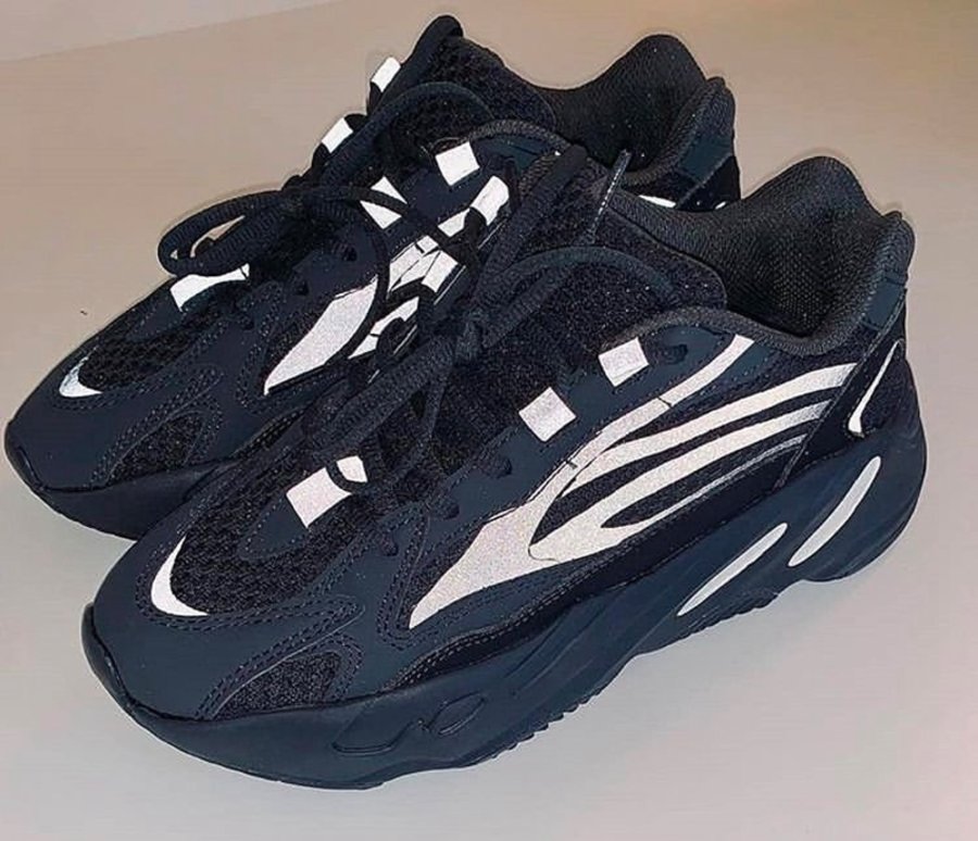 Yeezy Boost 700 V2,发售 侃爷上脚的新配色要来了!Yeezy 700 V2 “Vanta” 发售日期曝光 Yeezy Boost 700 V2,发售 侃爷上脚的新配色要来了!Yeezy 700 V2 “Vanta” 发售日期曝光