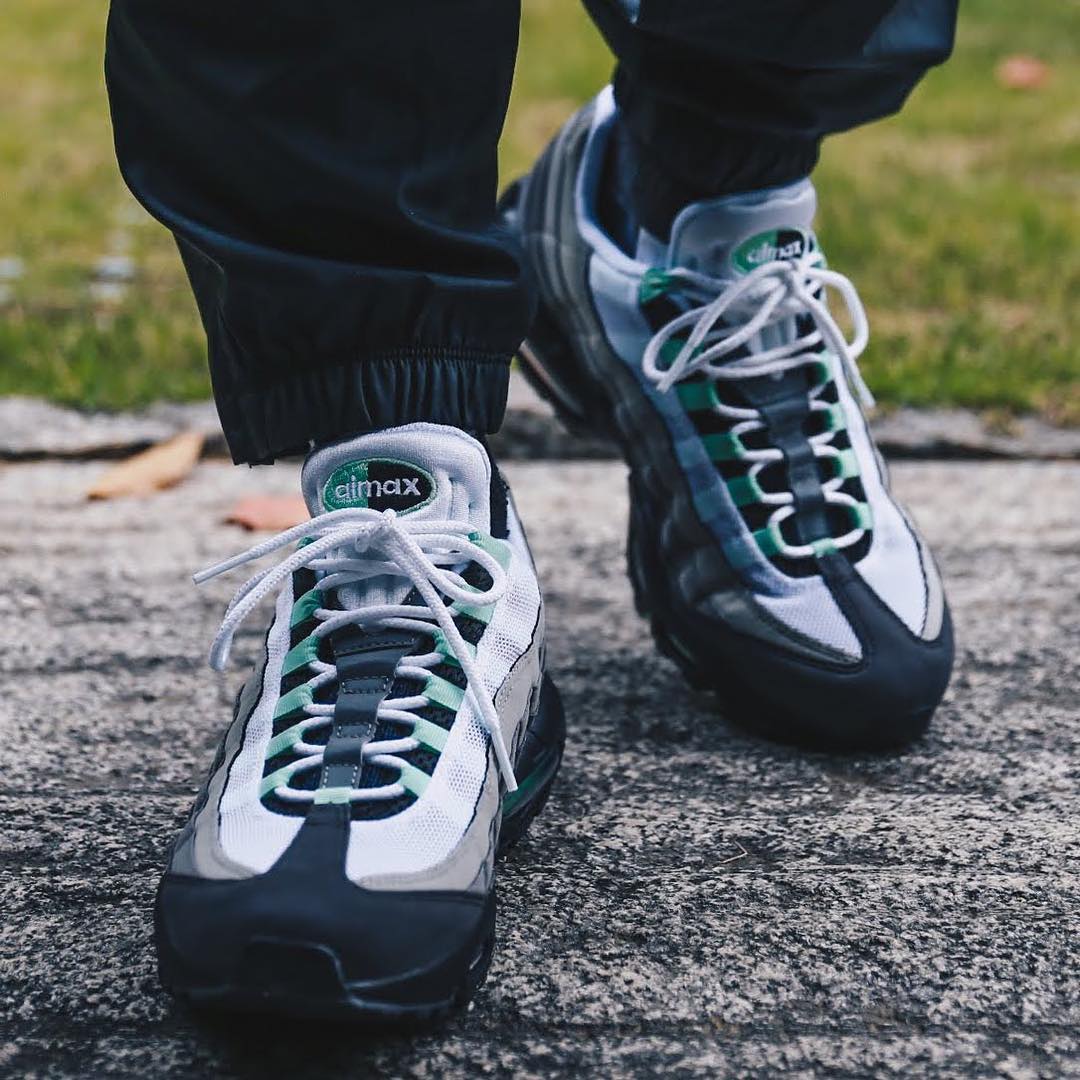 Air Max 95,Nike,发售,CD7495-101 能不能换一辆宝马?全新配色 Air Max 95 即将发售 Air Max 95,Nike,发售,CD7495-101 能不能换一辆宝马?全新配色 Air Max 95 即将发售