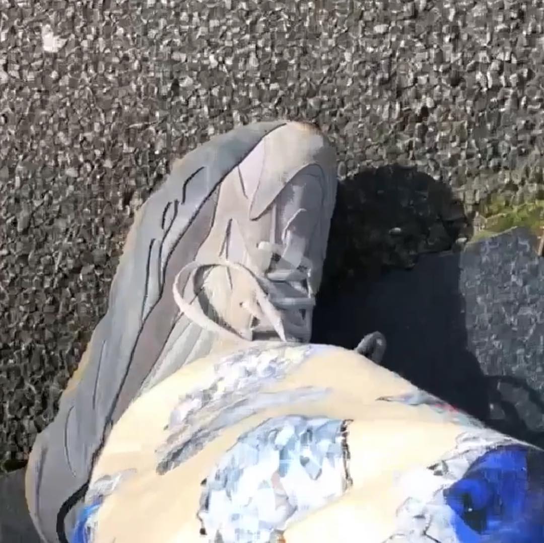 adidas,Yeezy Boost 700 V2,Teph 又见 3M 反光条!全新配色 Yeezy 700 “Tephra” 下月发售! adidas,Yeezy Boost 700 V2,Teph 又见 3M 反光条!全新配色 Yeezy 700 “Tephra” 下月发售!