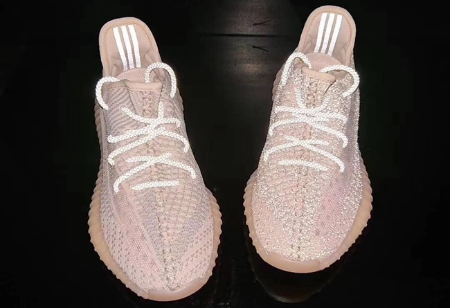 Yeezy Boost 350 V2,adidas,发售 下一双亚洲限定!全新配色 Yeezy 350 V2 “Synth” 实物曝光 Yeezy Boost 350 V2,adidas,发售 下一双亚洲限定!全新配色 Yeezy 350 V2 “Synth” 实物曝光
