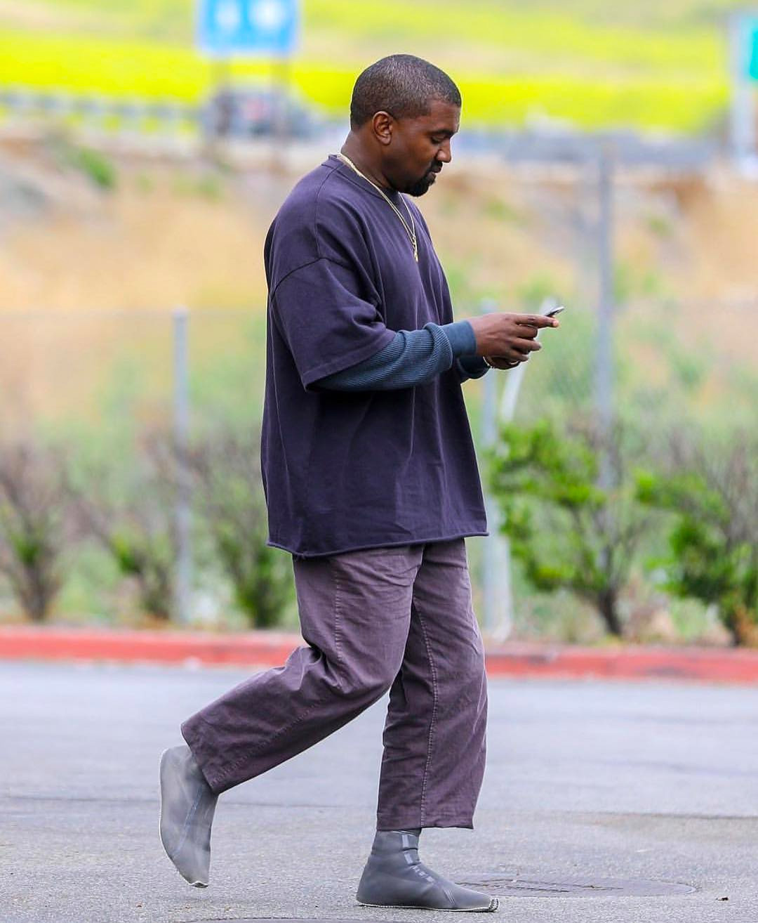 Yeezy,Scuba Boots,上脚  Yeezy 巫师靴要发售了?这鞋上脚太难驾驭了吧! Yeezy,Scuba Boots,上脚  Yeezy 巫师靴要发售了?这鞋上脚太难驾驭了吧!