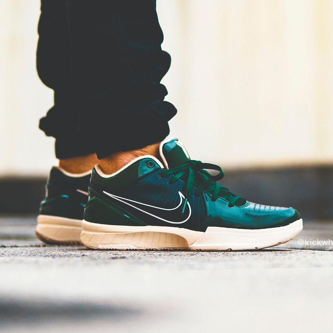 Nike,UNDEFEATED,Zoom Kobe 4,ZK 迷人的全息鞋面!UNDEFEATED x Zoom Kobe 4 上脚美图来了! Nike,UNDEFEATED,Zoom Kobe 4,ZK 迷人的全息鞋面!UNDEFEATED x Zoom Kobe 4 上脚美图来了!
