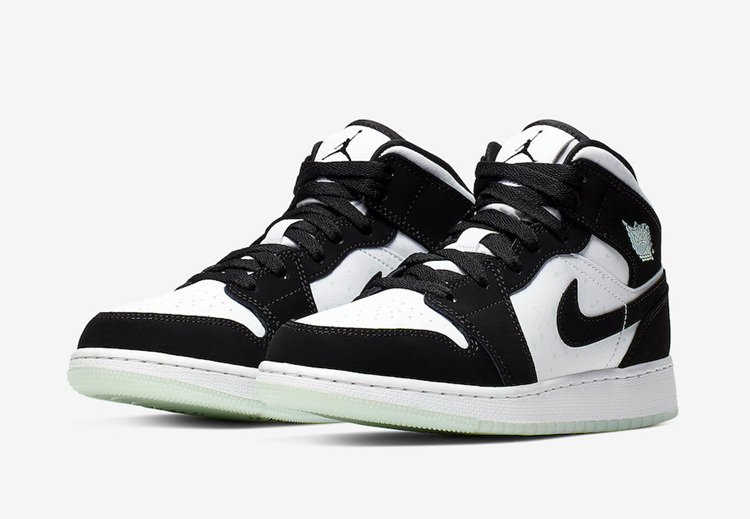 Nike,Air Jordan 1 Mid GS,BQ693 夜光效果 + 熊猫配色!Air Jordan 1 Mid GS 现已发售! Nike,Air Jordan 1 Mid GS,BQ693 夜光效果 + 熊猫配色!Air Jordan 1 Mid GS 现已发售!