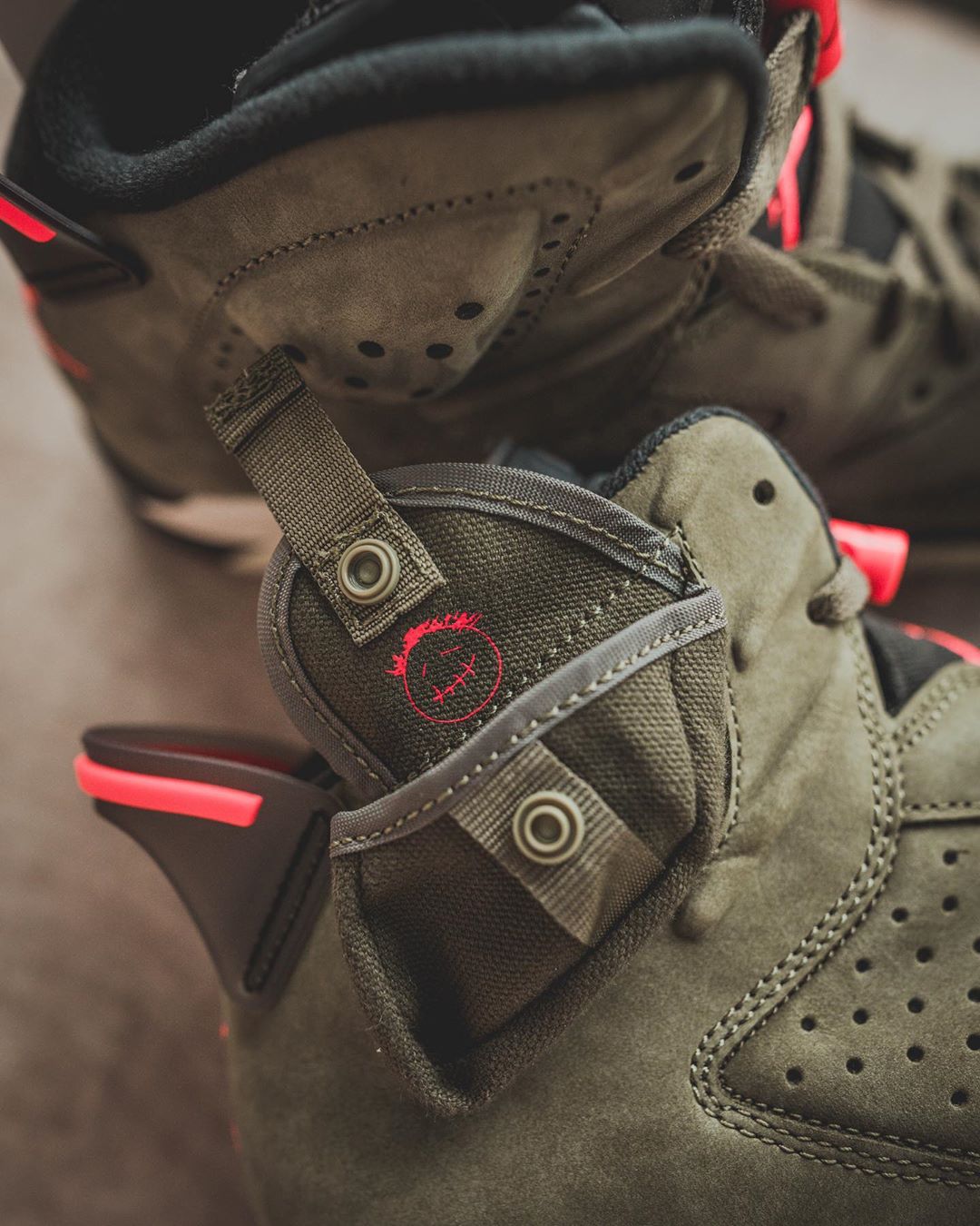Travis Scott,AJ6,Air Jordan 6, 随时可能突袭!Travis Scott x AJ6 发售临近,上脚来了! Travis Scott,AJ6,Air Jordan 6, 随时可能突袭!Travis Scott x AJ6 发售临近,上脚来了!