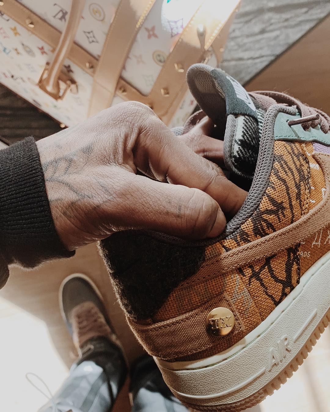 Travis Scott,Nike,Air Force 1, Travis Scott 又穿上全新联名 AF1!将于 10 月正式登场 Travis Scott,Nike,Air Force 1, Travis Scott 又穿上全新联名 AF1!将于 10 月正式登场