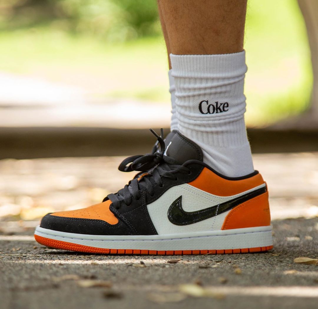 AJ1,Air Jordan 1 Low,Nike,5535 亮眼漆皮 Swoosh!低帮扣碎 AJ1 上脚超帅!下周发售! AJ1,Air Jordan 1 Low,Nike,5535 亮眼漆皮 Swoosh!低帮扣碎 AJ1 上脚超帅!下周发售!