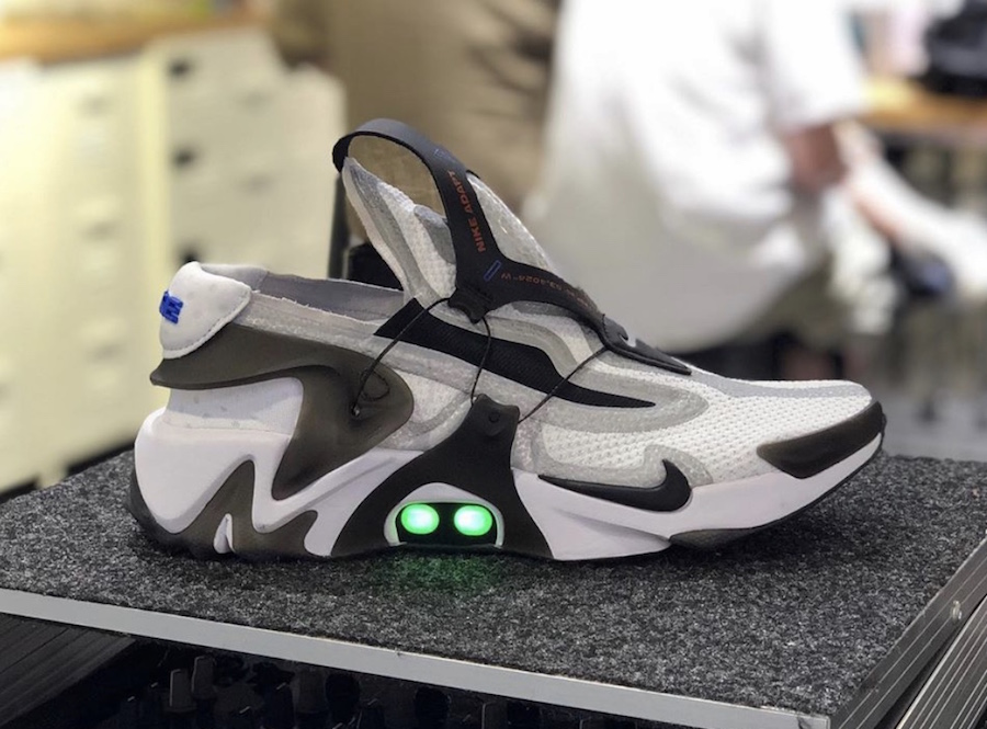Nike,Adapt Huarache,发售,上脚 能让 Siri 帮你系鞋带!Nike Adapt Huarache 中秋发售 Nike,Adapt Huarache,发售,上脚 能让 Siri 帮你系鞋带!Nike Adapt Huarache 中秋发售