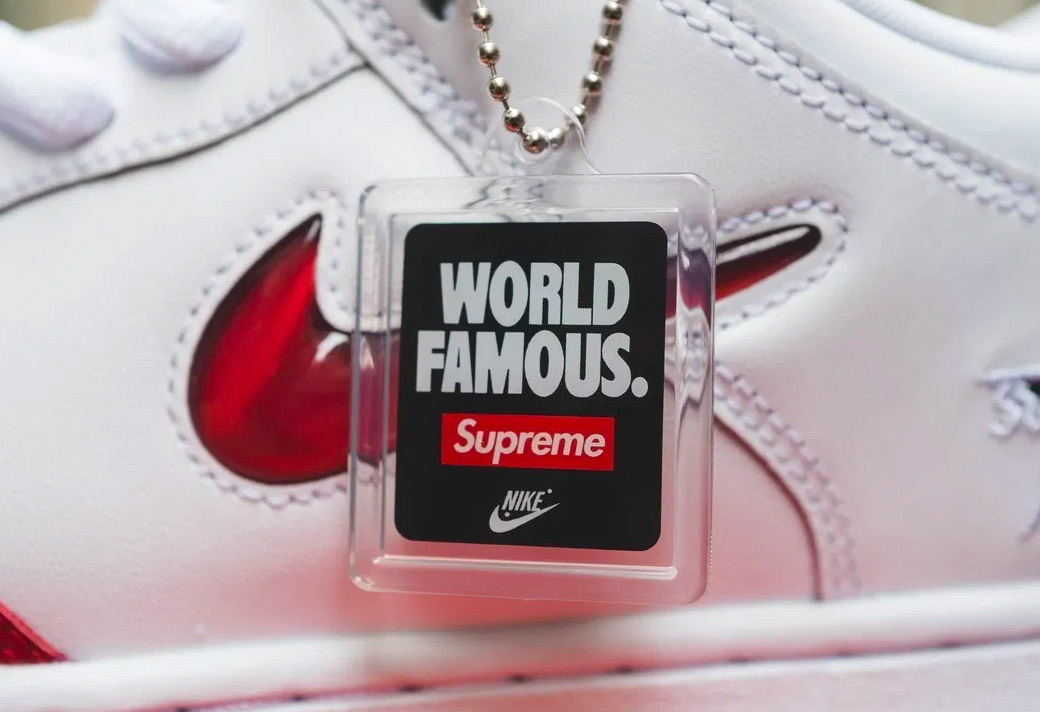Supreme,Yeezy,LeBron Icon 今天的 Supreme 联名、Yeezy 沙漠靴都有一个共同特点!你抢到了啥? Supreme,Yeezy,LeBron Icon 今天的 Supreme 联名、Yeezy 沙漠靴都有一个共同特点!你抢到了啥?