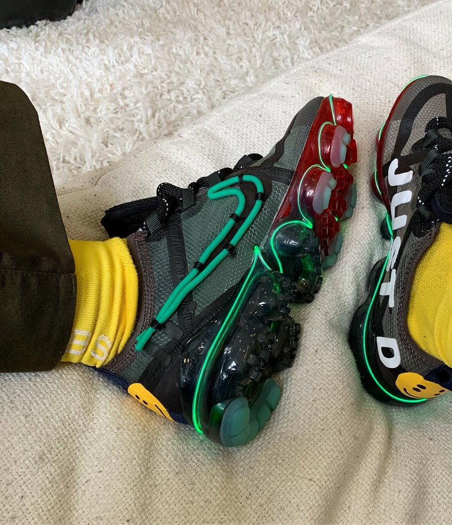 Travis Scott,CPFM,Nike,Air For Travis Scott 亲晒上脚!这双 CPFM x Air Force 1 你冲不冲? Travis Scott,CPFM,Nike,Air For Travis Scott 亲晒上脚!这双 CPFM x Air Force 1 你冲不冲?