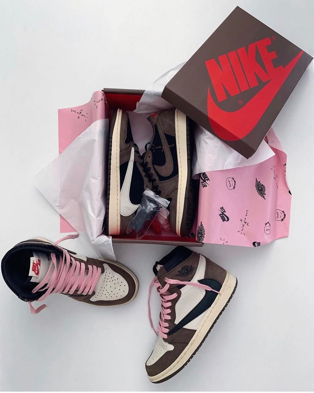 Nike,adidas,Yeezy,OFF-WHITE OFF-WHITE x AJ1 暴跌两万!跟风冲这些鞋的人,现在都后悔了! Nike,adidas,Yeezy,OFF-WHITE OFF-WHITE x AJ1 暴跌两万!跟风冲这些鞋的人,现在都后悔了!