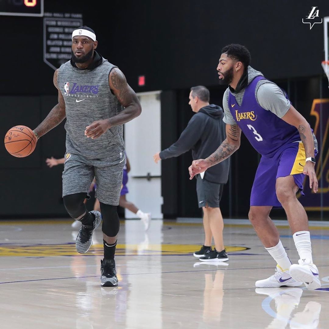 Nike,LeBron 17,发售 詹姆斯上脚 LeBron 17 PE 配色!市售版本官网现已上架 Nike,LeBron 17,发售 詹姆斯上脚 LeBron 17 PE 配色!市售版本官网现已上架
