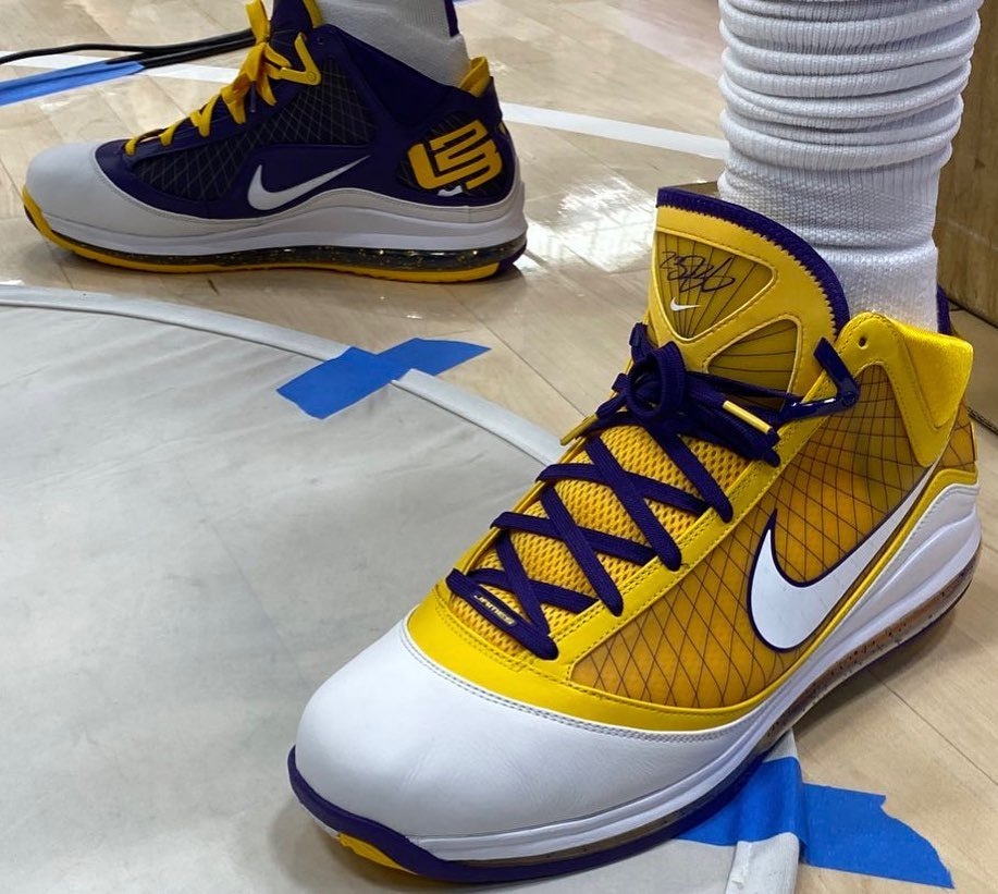 CU5133-100,LBJ7,LeBron 7,Nike CU5133-100 詹皇上脚鸳鸯配色 LeBron 7!看来真要复刻回归了! CU5133-100,LBJ7,LeBron 7,Nike CU5133-100 詹皇上脚鸳鸯配色 LeBron 7!看来真要复刻回归了!