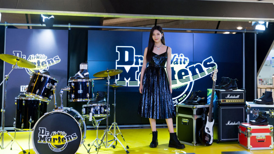 Dr.Martens,明星,宋妍霏 当红演员宋妍霏助阵!Dr.Martens 马汀靴开设线下概念店 Dr.Martens,明星,宋妍霏 当红演员宋妍霏助阵!Dr.Martens 马汀靴开设线下概念店