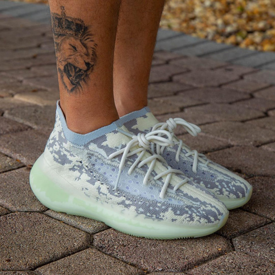 adidas,Yeezy Boost 380,Alien,F 把 Alien 穿在脚上!Yeezy Boost 380 下月即将发售! adidas,Yeezy Boost 380,Alien,F 把 Alien 穿在脚上!Yeezy Boost 380 下月即将发售!