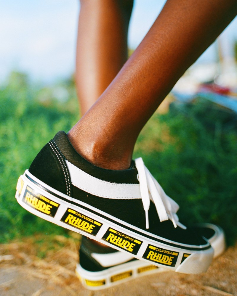 RHUDE,Vans,发售 以加州车牌为灵感!三款 RHUDE x Vans 最新上脚图释出! RHUDE,Vans,发售 以加州车牌为灵感!三款 RHUDE x Vans 最新上脚图释出!