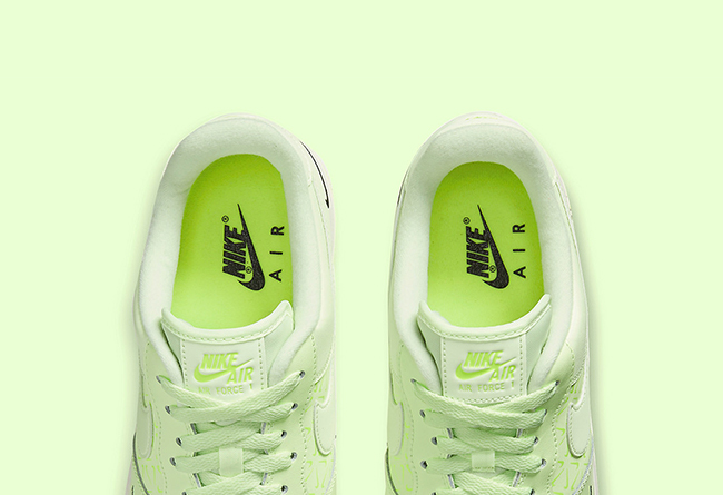 Nike,Air Force 1 Low,Just Do I 你能数清有多少 Swoosh 吗?这双 Air Force 1 有点亮眼! Nike,Air Force 1 Low,Just Do I 你能数清有多少 Swoosh 吗?这双 Air Force 1 有点亮眼!